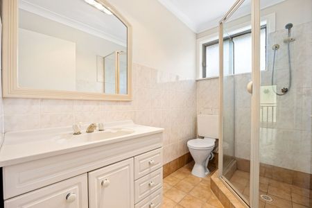 Spacious Five-Bedroom Family Home Backing onto Coolibah Reserve - Photo 5