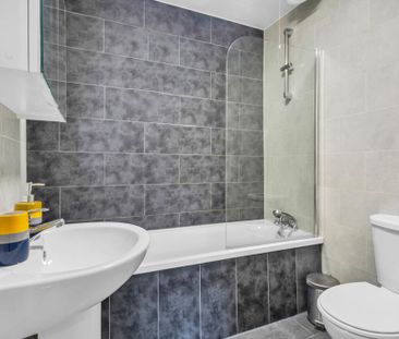 1 bedroom in a house share to rent - Photo 3
