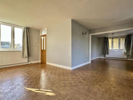 4 bedroom detached house to rent - Photo 3