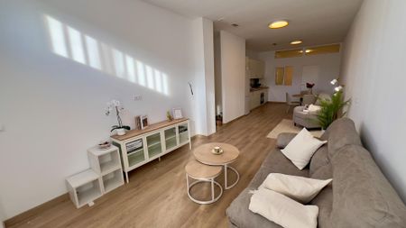 Apartamento planta baja en alquiler en Malaga - Photo 3