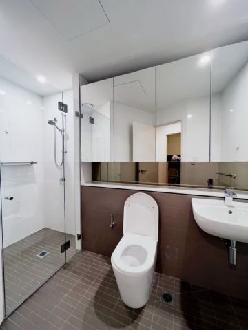 2 bed 2 bath - Photo 5