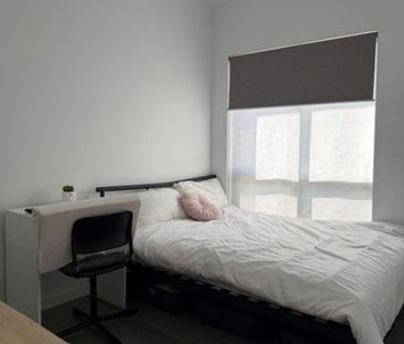 Modern, Low-Maintenance Living in Oaklands Park - Photo 5