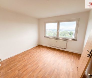 3-Raum-Wohnung mit toller Aussicht und Balkon im Barbara-Uthmann-Ring - Annaberg-Buchholz! - Photo 1