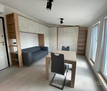 Superattico con terrazzo ristrutturato e arredato - Photo 5