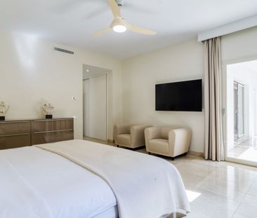 Detached Villa · Guadalmina Baja - Photo 1