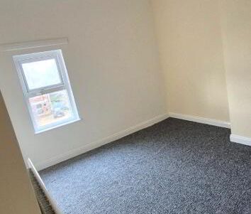 71 Upper Newtownards Road, Belfast, BT4 3HT - Photo 4