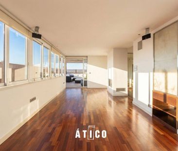 3 room luxury penthouse for rent in Barcelona, Spain - Photo 1