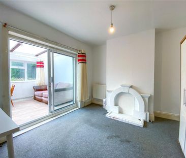 4 bedroom semi-detached house to rent - Photo 2