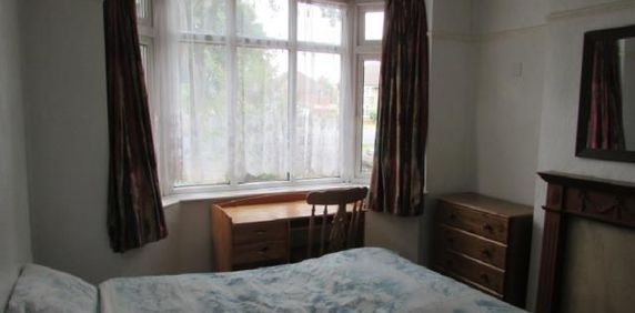 3 bedroom semi-detached house to rent - Photo 2