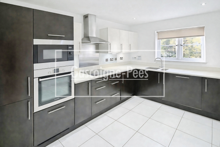 Wray Park Road, Reigate - Photo 2