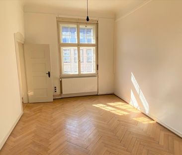 "Einziehen und Wohlfühlen" außergewöhnliche 5-Zi.- Altbau-Stadtwohn... - Photo 2