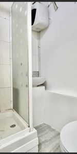 Studio Flat, Romford Road, E7 - Photo 3