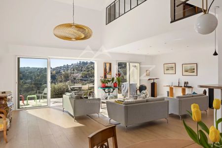 MOUGINS - Domaine fermé, vue collines et village - Photo 3