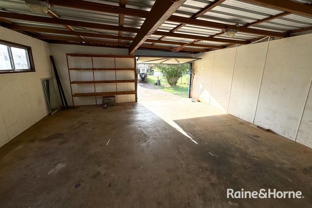 Great Home, Close to Town - Photo 1