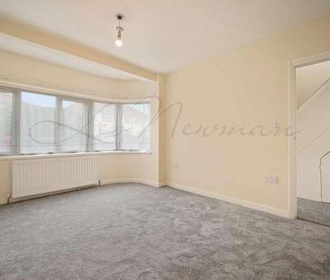 Lancaster Avenue, Royal Farnham, Slough, SL2 - Photo 5