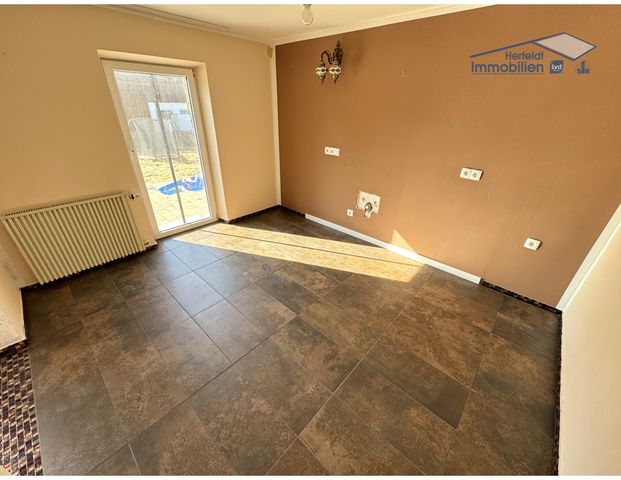 Schöne Doppelhaushälfte mit viel Platz & Ortsrandblick ideal für Ihre Familie - Foto 1