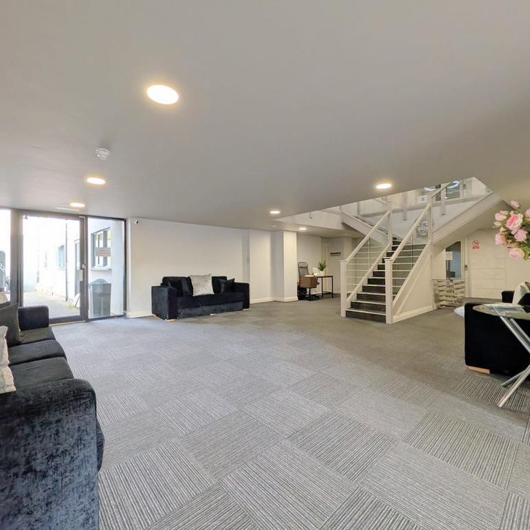 Studio to rent - Photo 1