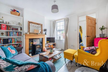 2 bedroom terraced house to rent - Photo 2