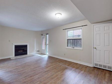 For Lease - 183 Nelson Street Unit# 1, Oakville, Ontario - Photo 2