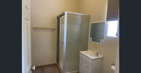 Walk to town - Photo 2