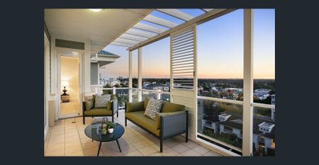 Luxury Two Storey Penthouse - Photo 2