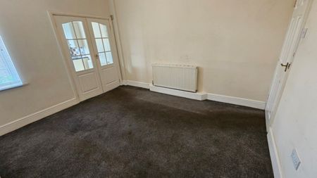 2 bed Terraced - To Let - Photo 4