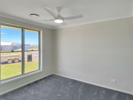 Four Bedroom Home in Popular Southlakes Estate - Photo 3