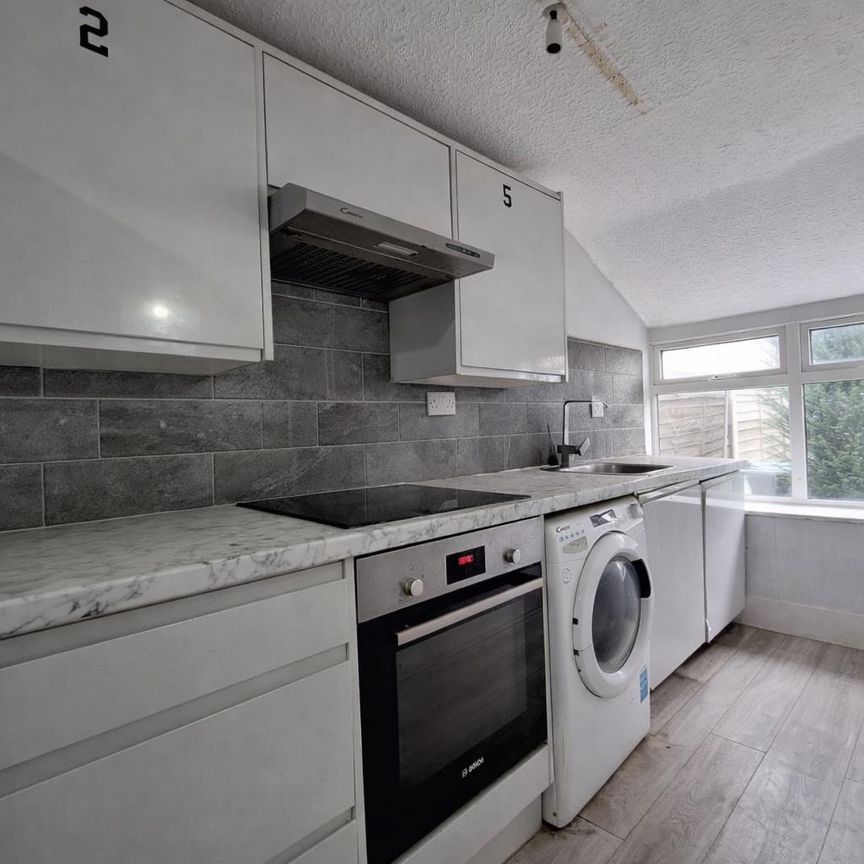 Parkstone Avenue, London N18 - Photo 1