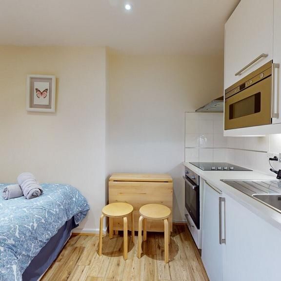 Studio to rent - Photo 1