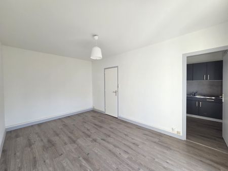 Location Appartement 3 pièces 54m² TROYES 10000 - Photo 3