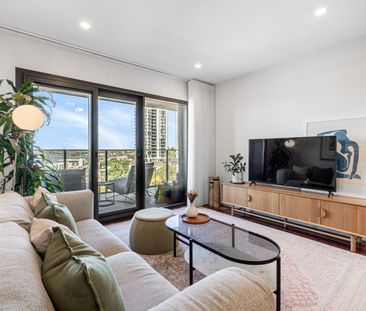 Sunset Views from Your Balcony: Luxury Living in Prime Applecross - Photo 1