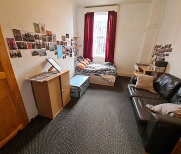 1 bedroom in a house share to rent - Photo 6