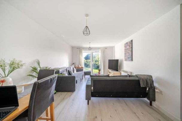 Egrove Close, Off Abingdon Road, OX1 - Photo 1