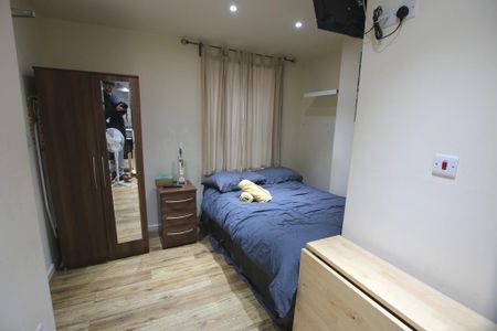 Studio to rent - Photo 2