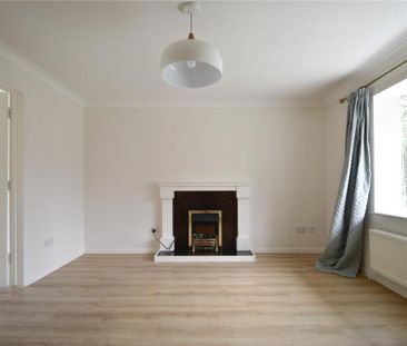 4 bedroom detached house to rent - Photo 2