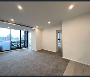 ELEGANT CORNER TWO BEDROOM APARTMENT LOCATED IN THE HEART OF SOUTHBANK - Photo 6