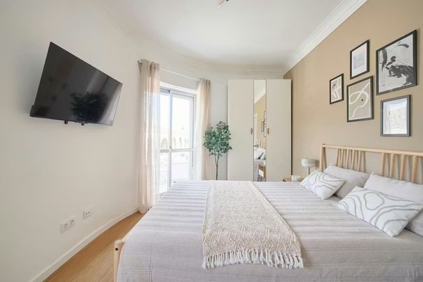 Rua Mouzinho de Albuquerque, Amadora, Lisbon 2720 - Photo 1