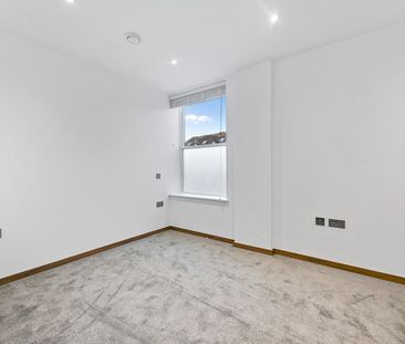 Harvest Lane, Thames Ditton, KT7 - Photo 3