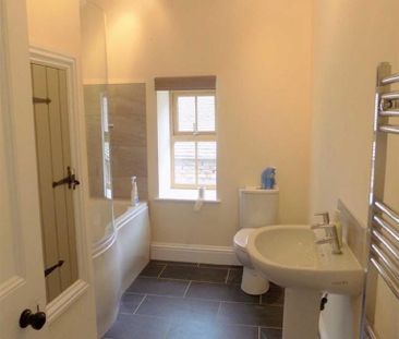 3 bedroom semi-detached house to rent - Photo 2