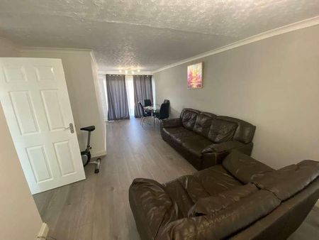 Wivenhoe Road, Barking, IG11 - Photo 3