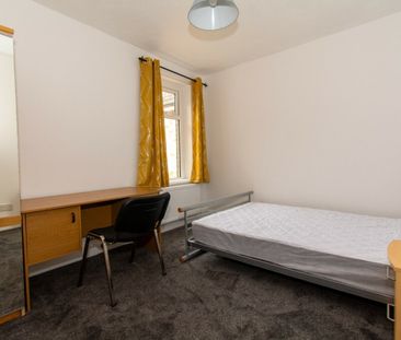 4 DOUBLE Bed Student house on Hankinson Road - Photo 6