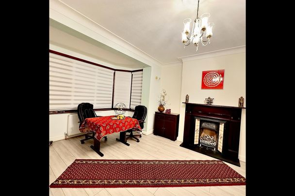 Room in a Shared House, Perth Road, IG2 - Photo 1