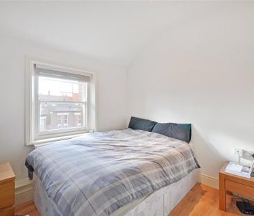 3 bedroom flat to rent - Photo 3