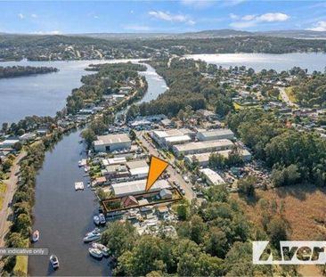 3 Bedroom Waterfront Home - Photo 4