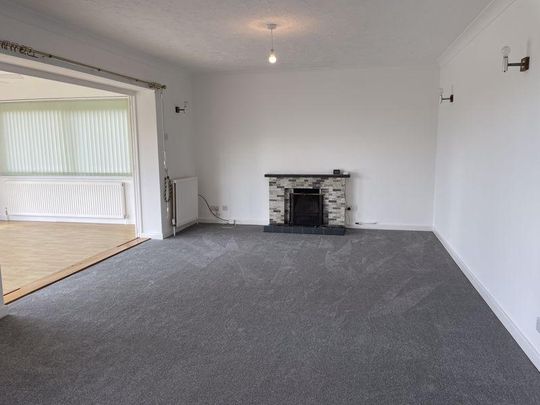 3 bedroom property to rent - Photo 1