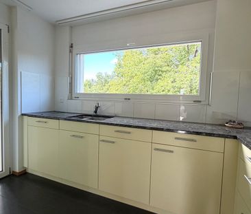 Grosszügige 3.5-Zimmer-Wohnung mit Loggia und sonnigem Balkon - Foto 4
