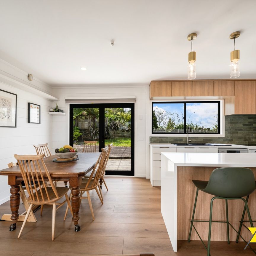 Elevated Coastal Living with Panoramic Harbour Views - Photo 1