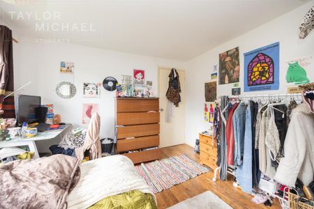 4 bedroom terraced house to rent - Photo 4