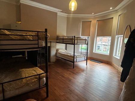 8 The Mount, Belfast, BT5 4NA - Photo 4