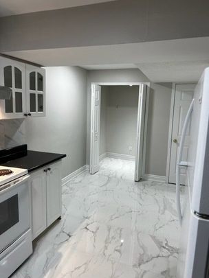 For Lease - 411 Bristol Road, Mississauga, Ontario - Photo 1